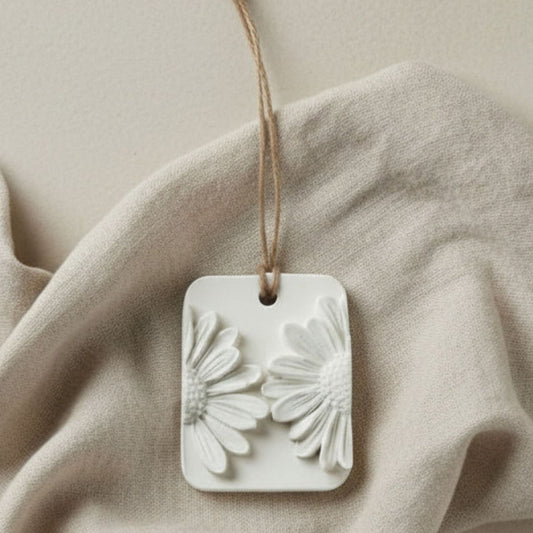 Split Daisy Fragrance Tag