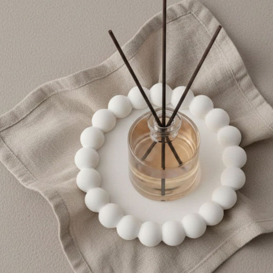 Natural colour bubble tray with a diffuser