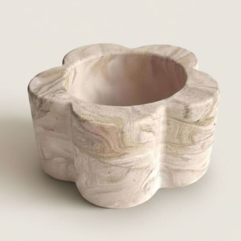 Daisy Candle Holder in beige marblel finish