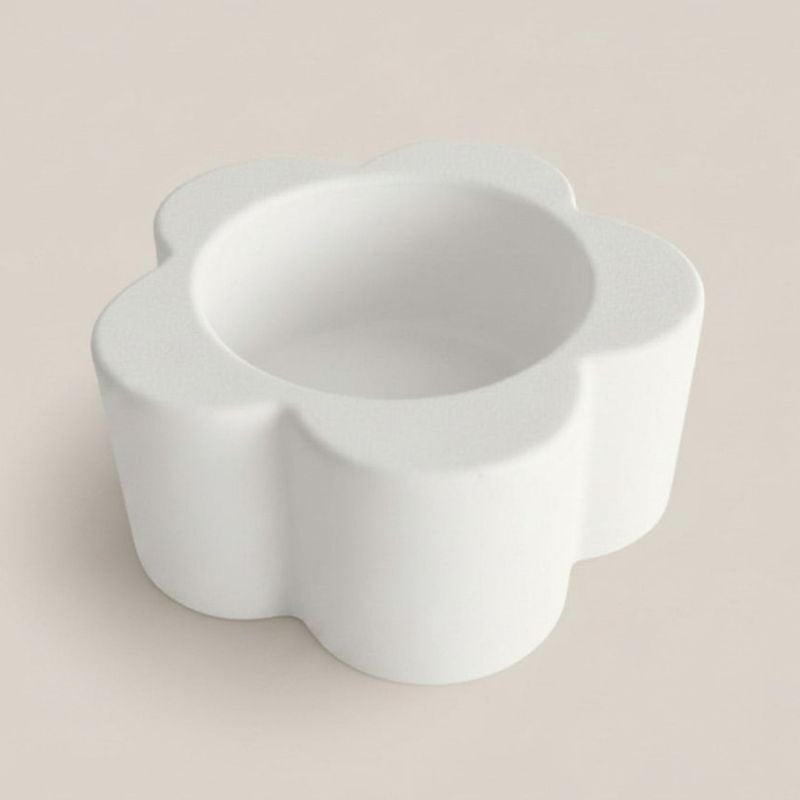 Daisy Candle Holder in natural finish