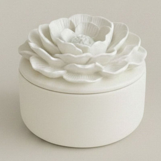 Camelia jar with natural finish