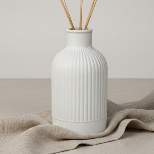 100ml Diffuser Jar in natural finish on a fabric background